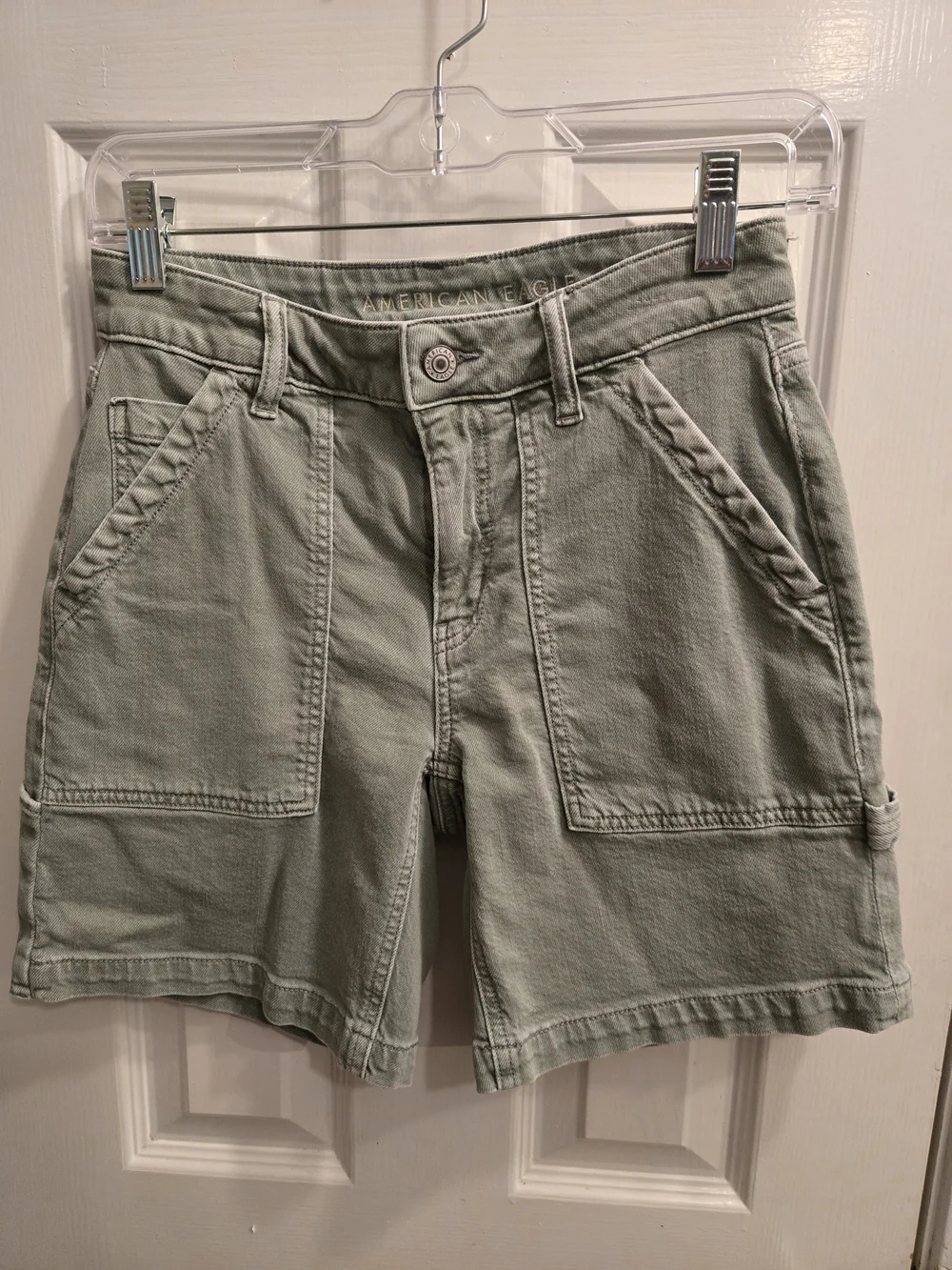 American Eagle Sage Green Utility Cargo Shorts Bermuda Stretch Women's Size 00